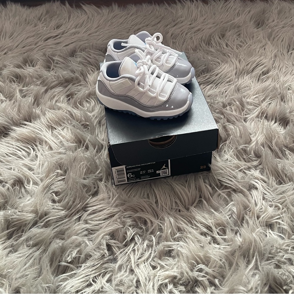 Toddler Low top Air Jordan Retro 11